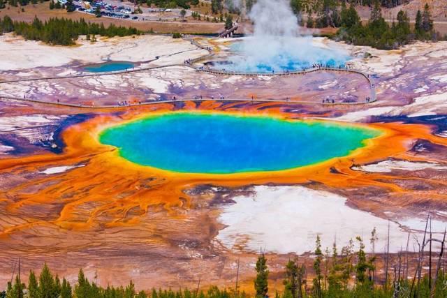 รูปภาพ:http://getamericas.com/wp-content/uploads/2017/05/Yellowstone-Cratere-Color.jpg