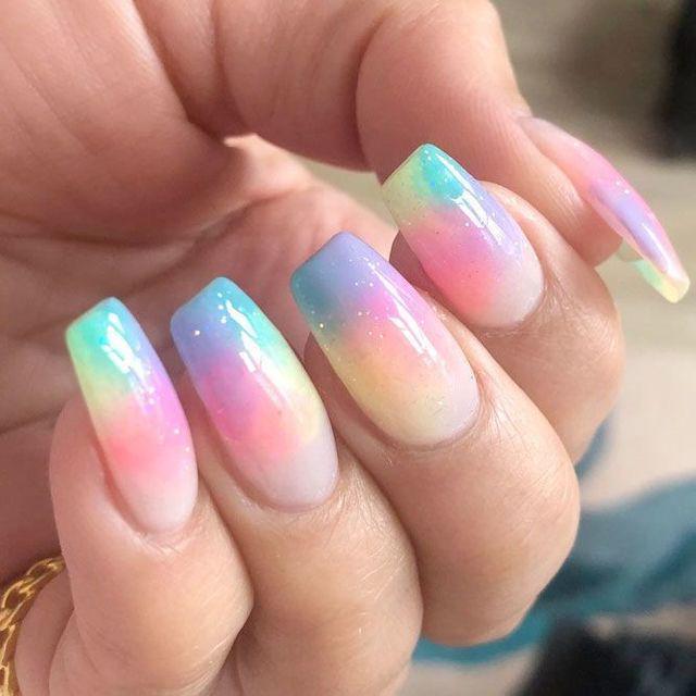 รูปภาพ:https://naildesignsjournal.com/wp-content/uploads/2018/02/easter-nails-designs-rainbow-ombre.jpg