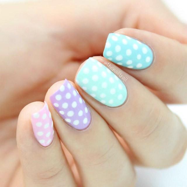 รูปภาพ:https://naildesignsjournal.com/wp-content/uploads/2018/02/easter-nails-designs-pastel-base-polka-dot.jpg
