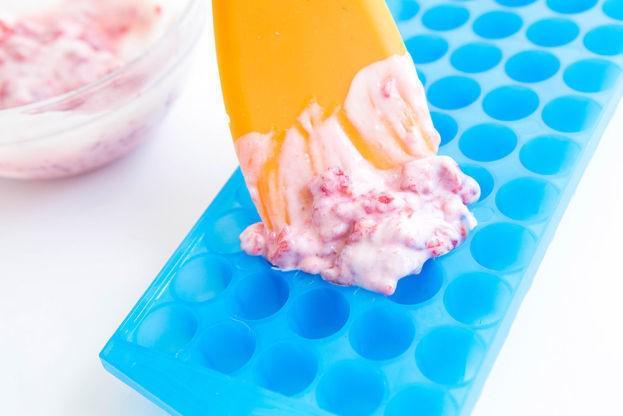 รูปภาพ:https://www.babble.com/wp-content/uploads/2015/08/2015-08-2-Ingredient-Yogurt-Bites-Yogurt-and-Berries-4-1-of-1-624x416.jpg