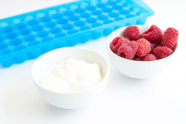 รูปภาพ:https://www.babble.com/wp-content/uploads/2015/08/2015-08-2-Ingredient-Yogurt-Bites-Yogurt-and-Berries-1-1-of-1-624x416.jpg