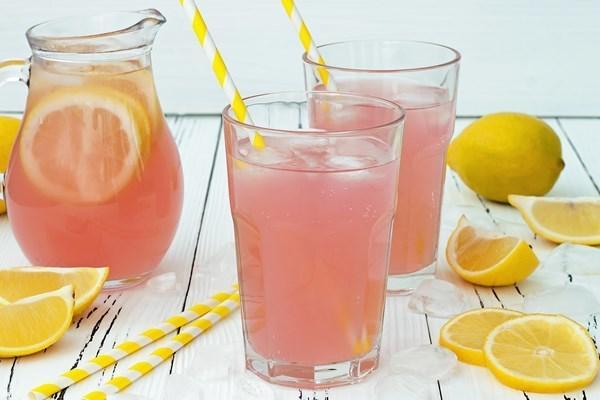 รูปภาพ:https://cdn.cpnscdn.com/static.coupons.com/ext/kitchme/images/recipes/600x400/old-fashioned-pink-lemonade_44511.jpg