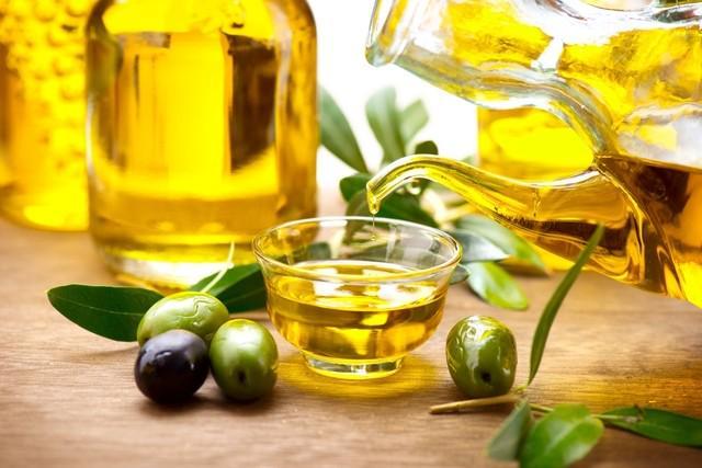 รูปภาพ:https://www.matichon.co.th/wp-content/uploads/2017/04/Olive-Oil-Pouring-from-Bottle.jpg