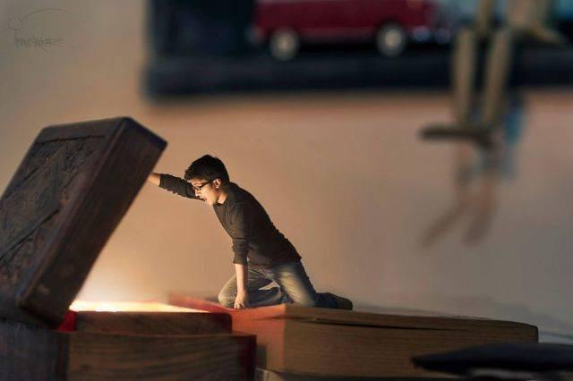 รูปภาพ:http://static.boredpanda.com/blog/wp-content/uploads/2015/02/Miniature-Portraits-by-Nepal-Based-Photographer8__880.jpg