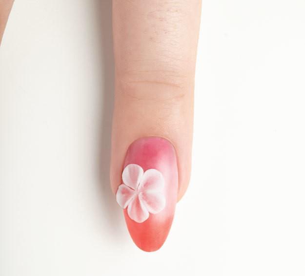 รูปภาพ:https://www.nailpro.com/wp-content/uploads/2015/04/NP-3D-Flower-Step-7.jpg