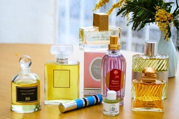 รูปภาพ:http://boisdejasmin.com/images/2013/03/perfume-wardrobe.jpg
