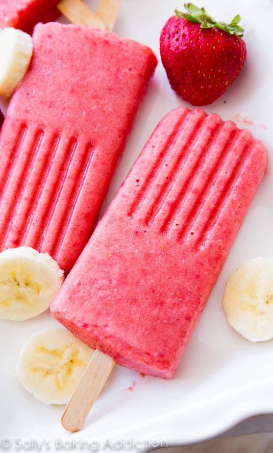 รูปภาพ:http://sallysbakingaddiction.com/wp-content/uploads/2014/06/Strawberry-Banana-Popsicles-2.jpg