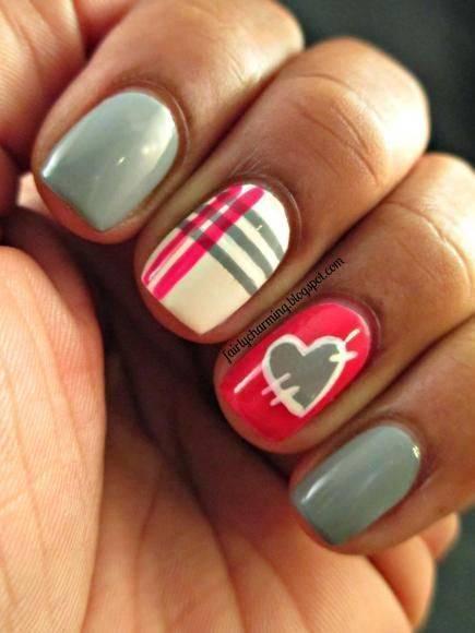 รูปภาพ:http://www.prettydesigns.com/wp-content/uploads/2016/01/Valentine-s-Day-Nail-Design-17.jpg