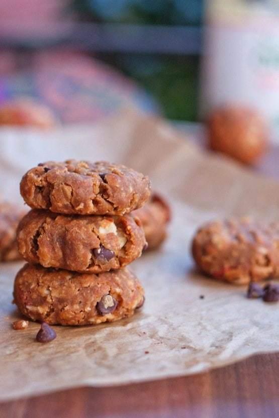 รูปภาพ:https://www.eatingbirdfood.com/wp-content/uploads/2014/02/Flourless-PB-Protein-Cookies.jpg