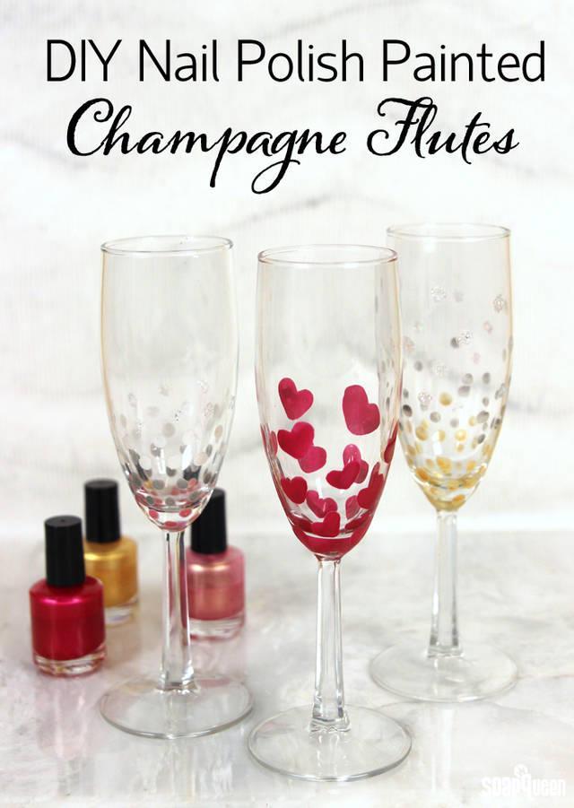 รูปภาพ:http://www.soapqueen.com/wp-content/uploads/2016/01/Nail-Polish-Painted-Champagne-Flutes.jpg