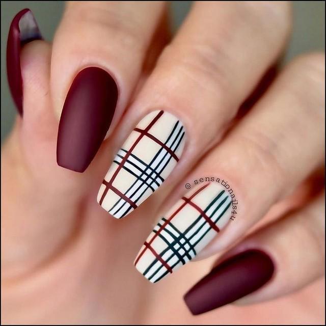 รูปภาพ:https://myblogika.com/wp-content/uploads/2019/04/84-Excellent-Prom-Nail-Art-Designs-Not-to-Miss-Out-This-Year-Page-54.jpg