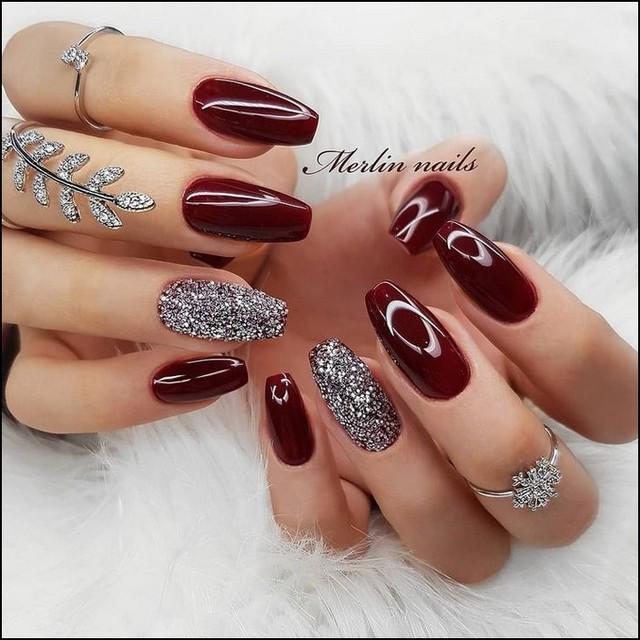 รูปภาพ:https://myblogika.com/wp-content/uploads/2019/04/84-Excellent-Prom-Nail-Art-Designs-Not-to-Miss-Out-This-Year-Page-4.jpg