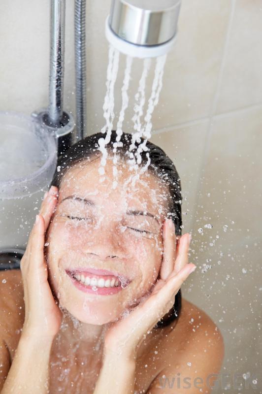 รูปภาพ:https://waterionizer.org/wp-content/uploads/woman-smiling-in-shower.jpg