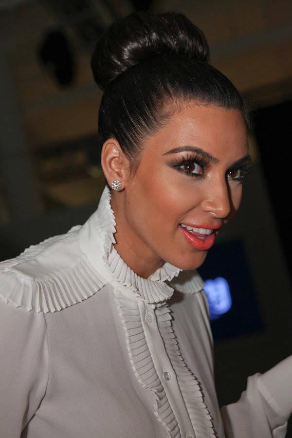รูปภาพ:http://www.prettydesigns.com/wp-content/uploads/2015/11/Kim-Kardashian.jpeg