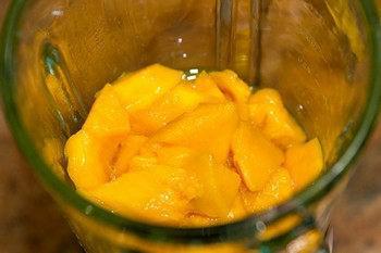 รูปภาพ:https://www.justonecookbook.com/wp-content/uploads/2013/08/Mango-Lassi-Popsicles-1.jpg