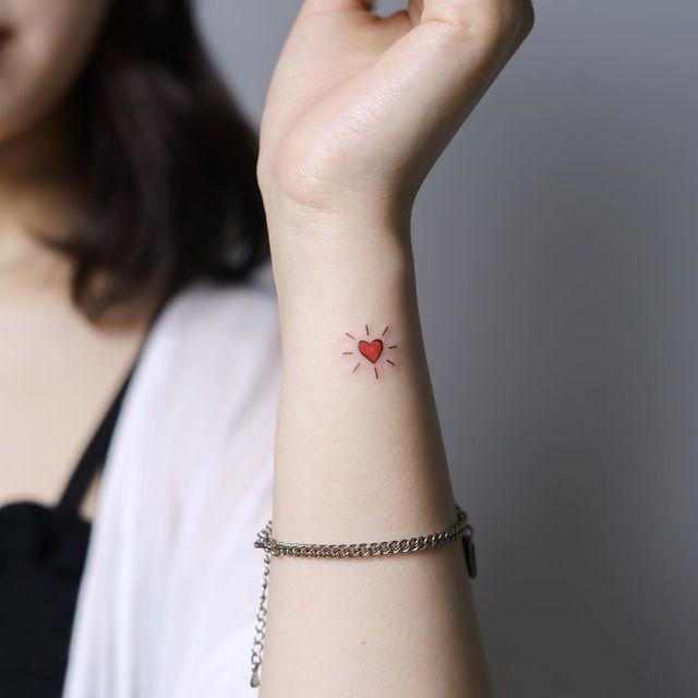 ตัวอย่าง ภาพหน้าปก:mini minimal tattoo จัดเล็กไม่จัดใหญ่กับไอเดียรอยสัก 'จิ๋ว' จาก IG : no.16____ ถึงจะจิ๋วแต่แจ๋วนะเออ