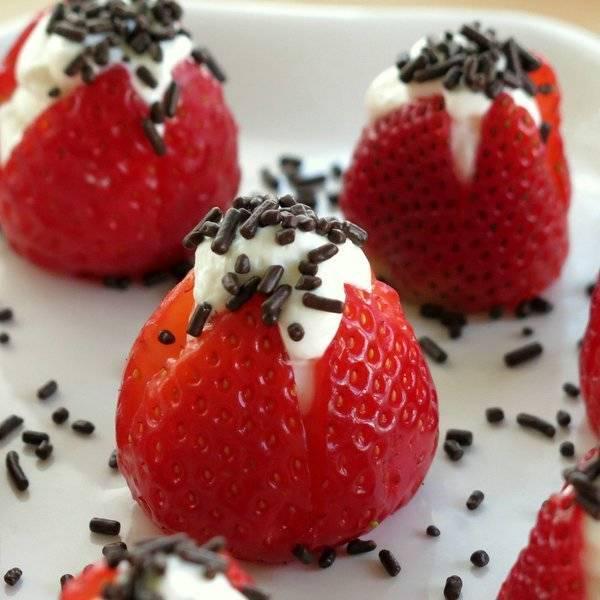 รูปภาพ:http://www.dinner-mom.com/wp-content/uploads/2014/02/Cheesecake-Stuffed-Strawberries-IMG_0754.jpg