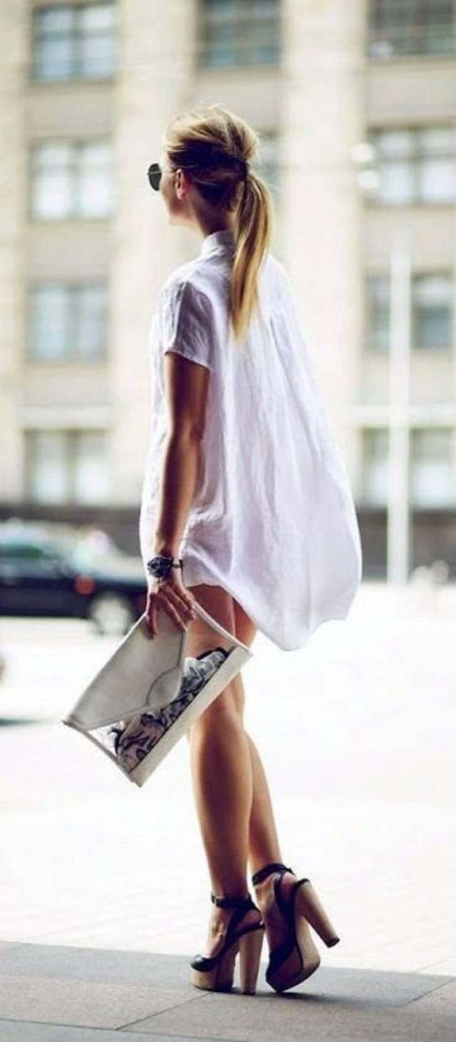 รูปภาพ:http://imworld.aufeminin.com/story/20150810/weisse-bluse-kombinieren-sexy-mit-shorts-und-high-heels-734311_w650.jpg