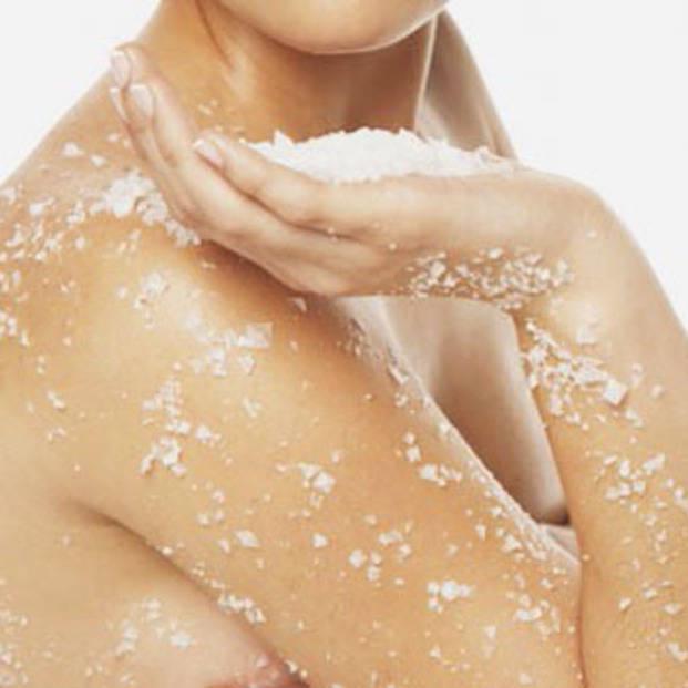 รูปภาพ:https://cdn.locari.jp/web/images/p/post_element/picture/80305/w621_bodyscrub2.jpg