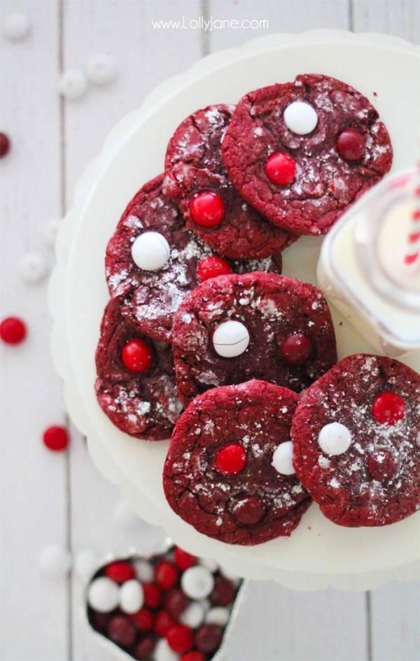 รูปภาพ:http://lollyjane.com/wp-content/uploads/2014/01/Red-Velvet-Cake-Mix-MM-Cookies-600x944.jpg