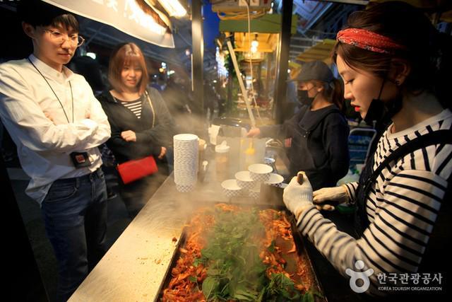 รูปภาพ:http://tong.visitkorea.or.kr/cms/resource/91/2548391_image2_1.jpg