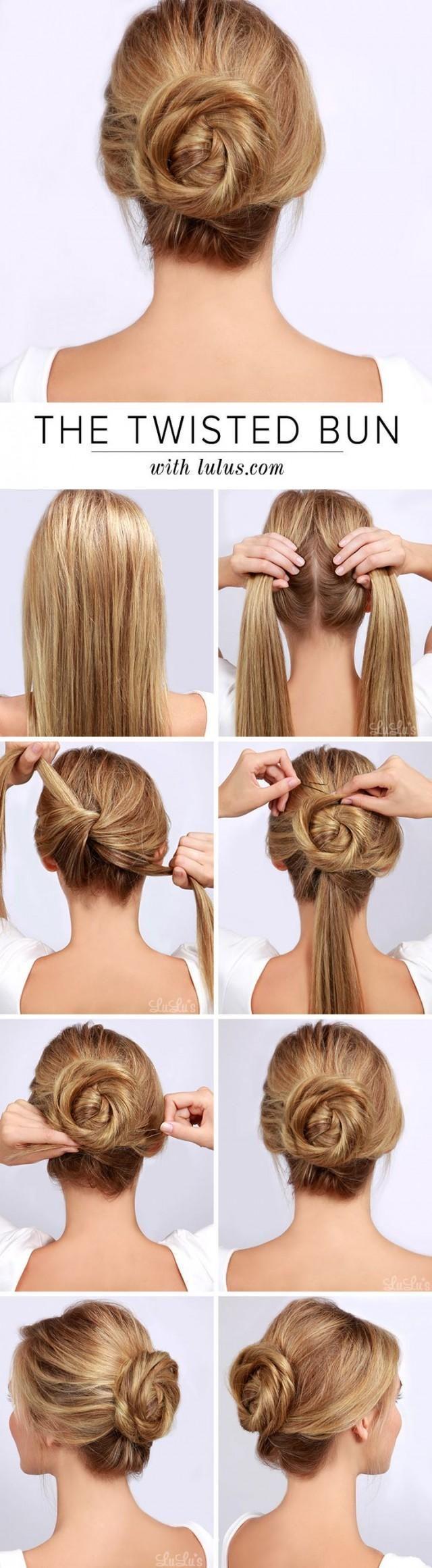 รูปภาพ:http://glamradar.com/wp-content/uploads/2015/02/low-twisted-bun-step-by-step1.jpg