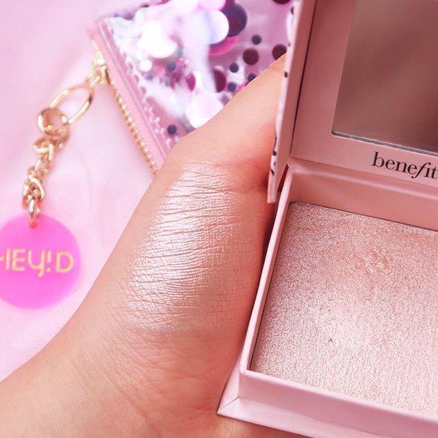 ตัวอย่าง ภาพหน้าปก:หน้าพุ่งๆ ไปเล้ย! Benefit Korea สี tickle ไฮไลท์สีใหม่โทนชมพูทอง สวยหวานแบบมีสไตล์ จัดด่วน!