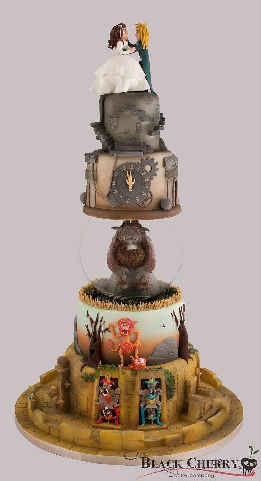 รูปภาพ:http://www.deerpearlflowers.com/wp-content/uploads/2015/05/Black-Cherry-Cake-Company-made-this-Labyrinth-cake.jpg