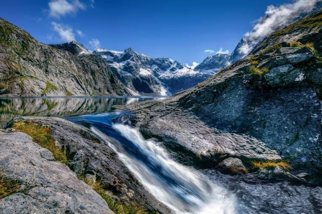 รูปภาพ:https://upload.wikimedia.org/wikipedia/commons/c/ca/Fiordland_National_Park%2C_New_Zealand_%28Unsplash%29.jpg