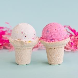 รูปภาพ:http://couponcousins.net/wp-content/uploads/2012/06/ice-cream-bath.jpg