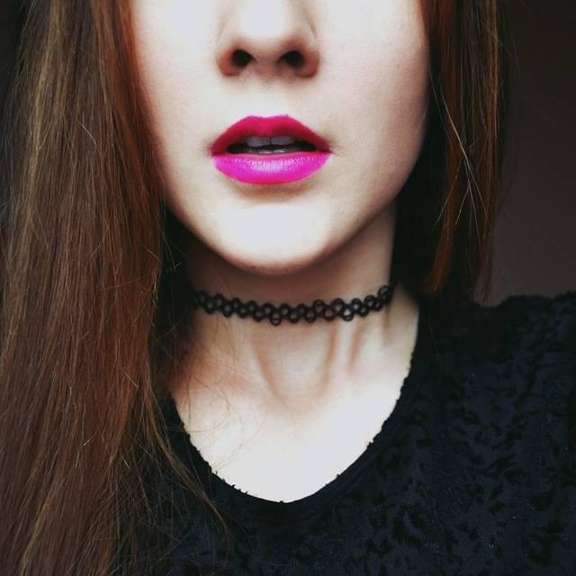 ตัวอย่าง ภาพหน้าปก:DIY : Chokers แฟชั่นสร้อยคอสุดฮิต สไตล์กรันจ์ ใส่แล้วสวยเก๋