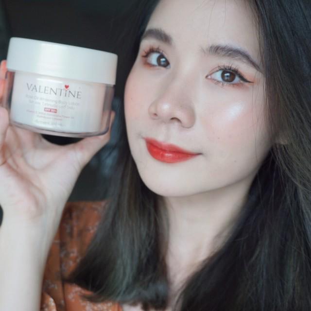 ตัวอย่าง ภาพหน้าปก:Review:: บอดี้โลชั่นทาตัว บำรุงให้ผิวขาว หอมกุหลาบ กับ VALENTINE Rose Oil Whitening Body Lotion