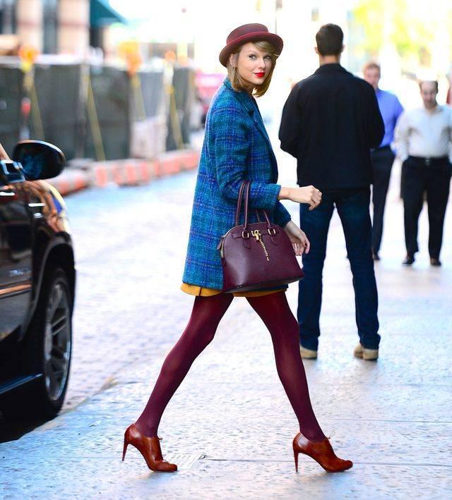 รูปภาพ:http://celebmafia.com/wp-content/uploads/2014/11/taylor-swift-fashion-arriving-at-her-apartment-in-new-york-city-november-2014_1.jpg