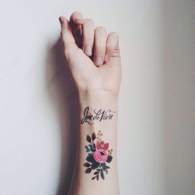 รูปภาพ:http://holicoffee.com/wp-content/uploads/2015/02/top-15-beauty-small-water-color-tattoos-daily-cute-style-inspiration-for-girl-5.jpg