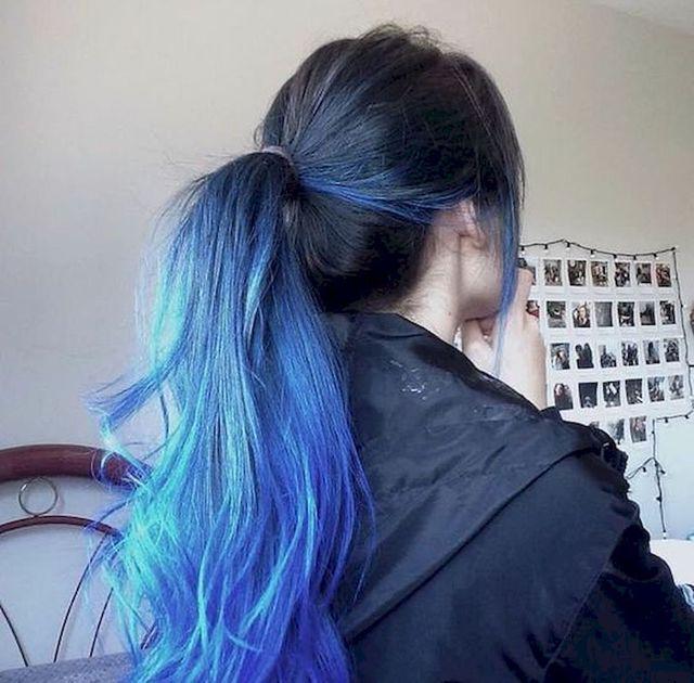 รูปภาพ:https://i2.wp.com/trendingofashion.com/wp-content/uploads/2019/03/65-Awesome-Blue-Hair-Color-Ideas-59.jpg?w=1219&ssl=1