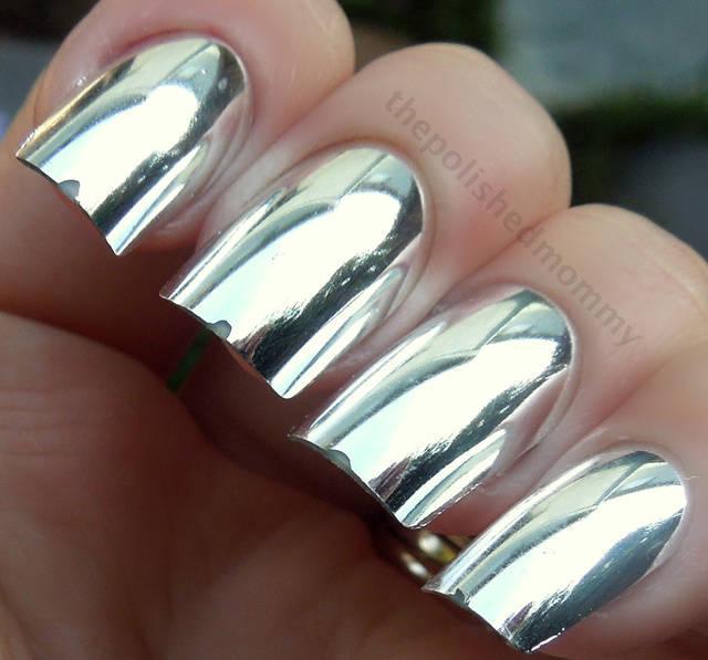 รูปภาพ:http://www.thepolishedmommy.com/wp-content/uploads/blogger/-vtgPyWwQhmw/ULU5Ti_Ld9I/AAAAAAAAFds/mSRYxL9IHaA/s1600/kkcenterhk%2Bsilver%2Bnails-003.JPG