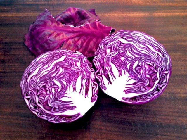 รูปภาพ:http://sophieconranblog.com/wp-content/uploads/2012/11/red-cabbage-772.jpg