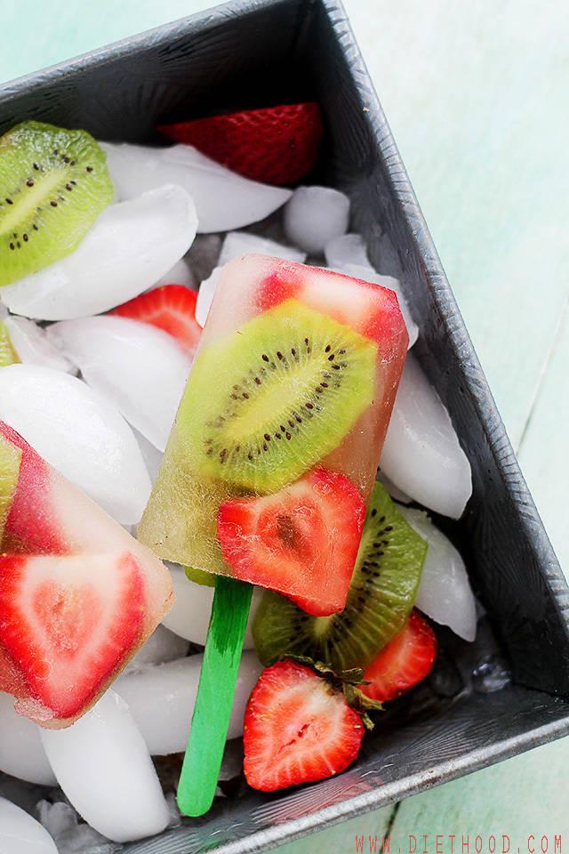 รูปภาพ:http://cf.diethood.com/wp-content/uploads/2014/06/Strawberry-Kiwi-Pops.jpg