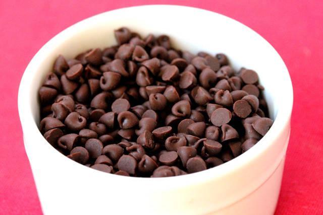 รูปภาพ:http://couponclippingcook.com/wp-content/uploads/2012/11/18-chocolate-chips.jpg