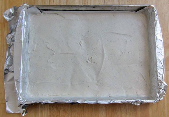 รูปภาพ:http://www.tablespoon.com/-/media/Images/Articles/PostImages/2013/08/week1/2013-08-02-ice-cream-sandwiches-ice-cream-topped-brownie-580w.jpg?la=en
