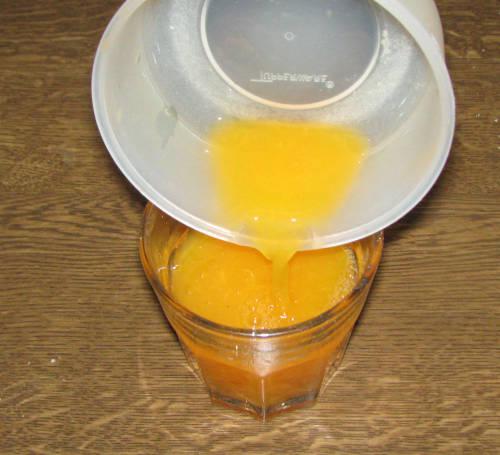 รูปภาพ:http://planningwithkids.com/wp-content/2009/04/indepenence-skills-orange-juice-squeezing-and-pouring.jpg