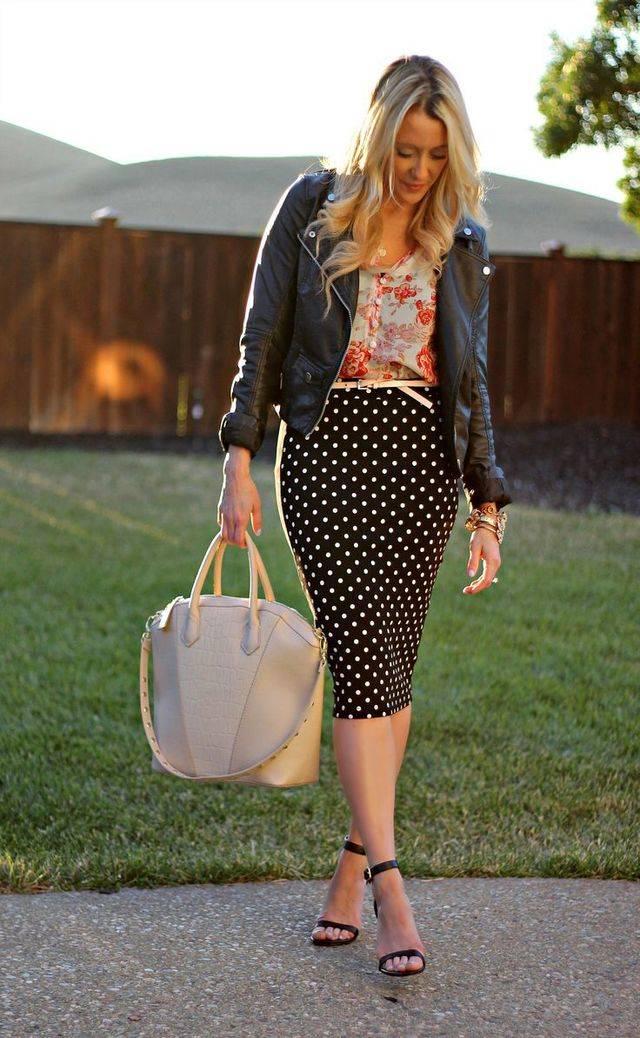 รูปภาพ:https://cdn.lookastic.com/looks/biker-jacket-button-down-blouse-pencil-skirt-heeled-sandals-tote-bag-belt-bracelet-original-10471.jpg