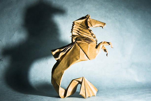 รูปภาพ:http://www.journaljunkie.com/wp-content/uploads/2015/11/eb673_origami6.jpg