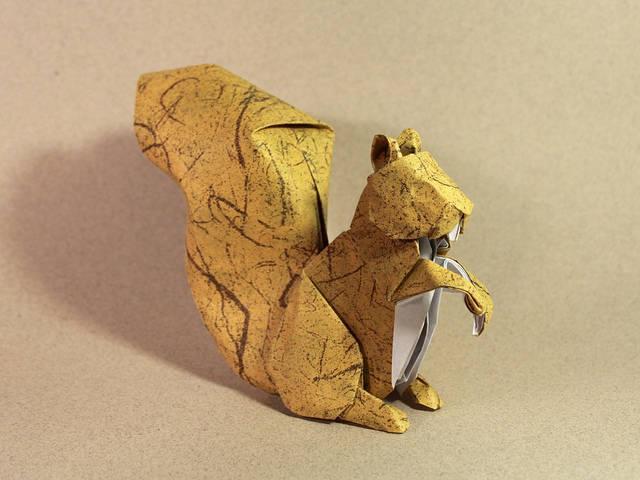 รูปภาพ:https://inspirationfeeed.files.wordpress.com/2013/06/astounding-origami-art-by-nguyen-hung-cuong-1.jpg