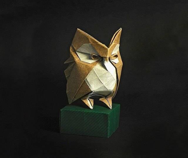รูปภาพ:http://the189.com/wordpress/wp-content/uploads/2012/05/Collection-of-work-from-Origami-Artist-Robert-J-Lang-image1.jpg
