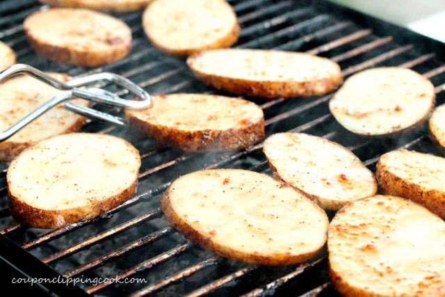 รูปภาพ:http://www.couponclippingcook.com/wp-content/uploads/2014/10/8-grill-potatoes.jpg