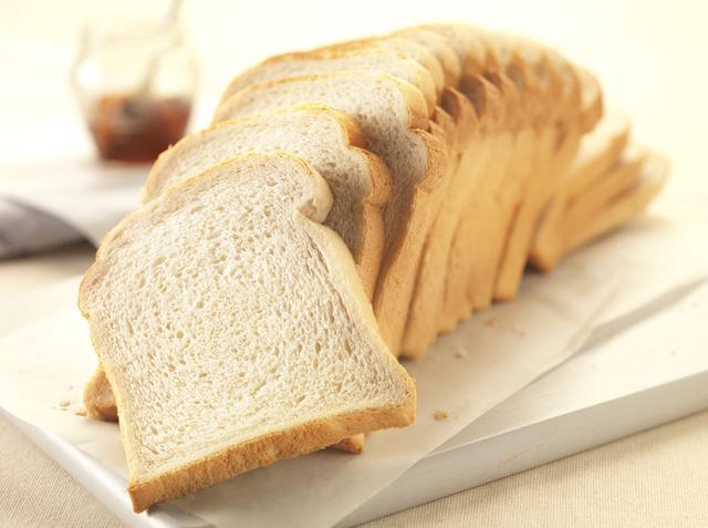 รูปภาพ:http://sustainablepulse.com/wp-content/uploads/2014/05/White-Bread.jpg