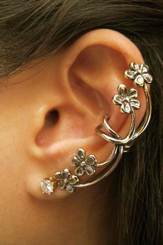 รูปภาพ:http://glamradar.com/wp-content/uploads/2015/04/floral-earrings.jpg