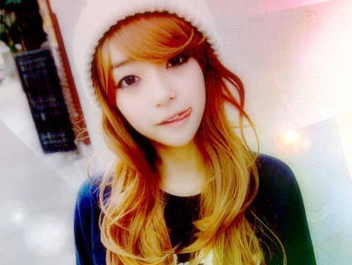 รูปภาพ:http://www.hairstyleshelp.com/wp-content/uploads/2013/10/Korean-Long-Hairstyles-for-Girls-with-Highlight-Hair.jpg