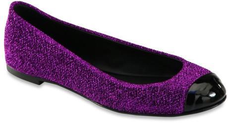 รูปภาพ:http://cdnb.lystit.com/photos/a4f6-2014/01/28/giuseppe-zanotti-purple-sparkle-cap-toe-flats-product-1-17080570-0-775251919-normal_large_flex.jpeg